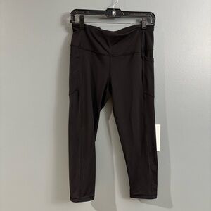 VICTORIA SPORT Black Cropped Leggings Size medium pockets gym dance FLAW PILLING